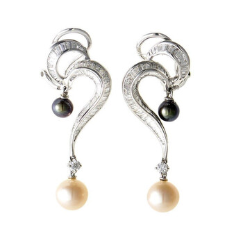 Lb Exclusive 18K White Gold Diamond Black And White Pearl Dangle Earrings 2 Bông tai Lb Exclusive 18K White Gold Diamond Black And White Pearl Dangle Earrings